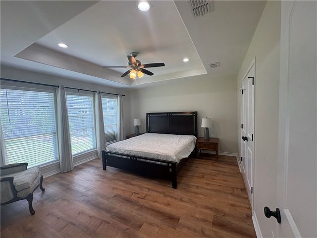 1921 Woodbend Dr, Corpus Christi, TX 78412