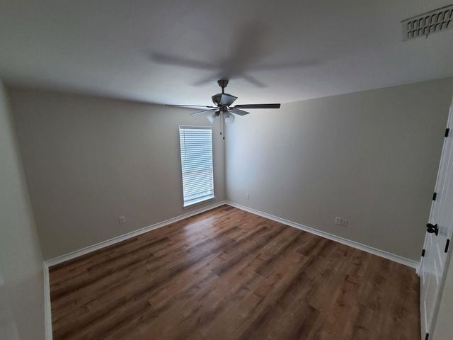 1921 Woodbend Dr, Corpus Christi, TX 78412
