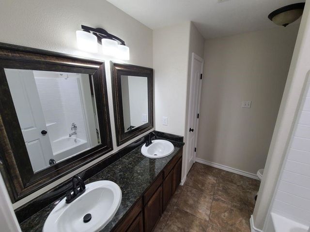 1921 Woodbend Dr, Corpus Christi, TX 78412