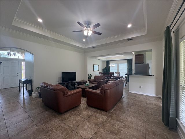 1921 Woodbend Dr, Corpus Christi, TX 78412