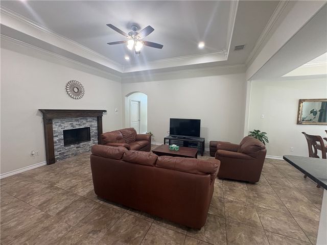 1921 Woodbend Dr, Corpus Christi, TX 78412