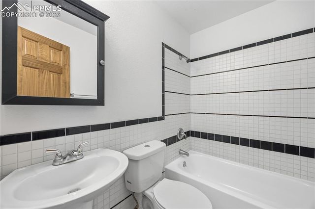 6729 Nokomis Circle, Colorado Springs, CO 80915