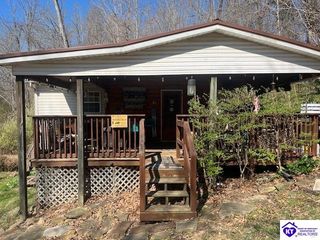 641 S Riverbend Road, Leitchfield, KY 42754