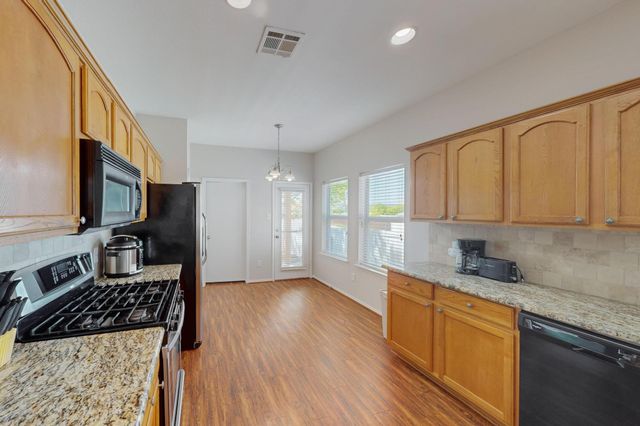 1421 Cherokee Rose Trail, Savannah, TX 76227