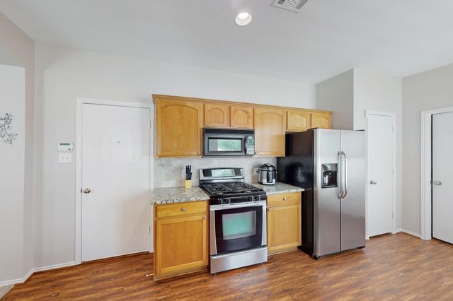 1421 Cherokee Rose Trail, Savannah, TX 76227