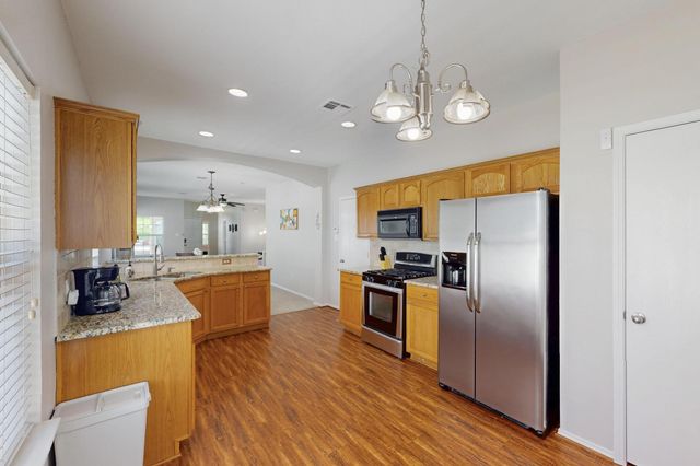 1421 Cherokee Rose Trail, Savannah, TX 76227