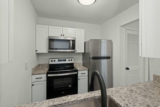 195 Pine Shadow Drive, Goose Creek, SC 29445