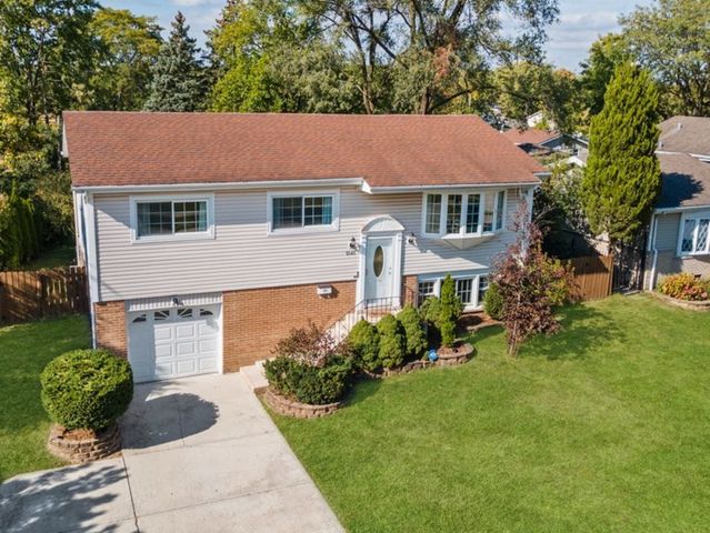 9140 Sycamore Drive, Hickory Hills, IL 60457