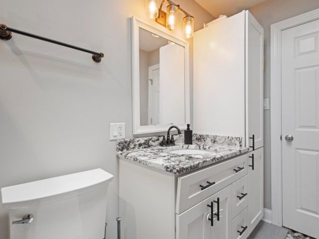 9140 Sycamore Drive, Hickory Hills, IL 60457