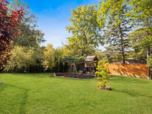 9140 Sycamore Drive, Hickory Hills, IL 60457