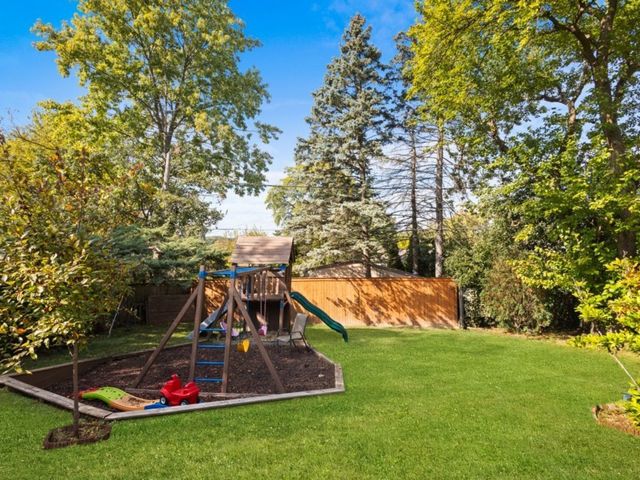 9140 Sycamore Drive, Hickory Hills, IL 60457