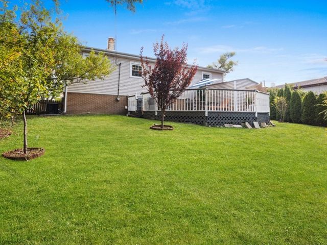 9140 Sycamore Drive, Hickory Hills, IL 60457