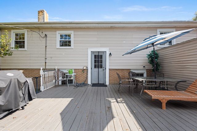 9140 Sycamore Drive, Hickory Hills, IL 60457