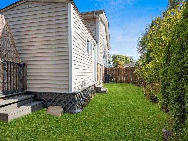 9140 Sycamore Drive, Hickory Hills, IL 60457