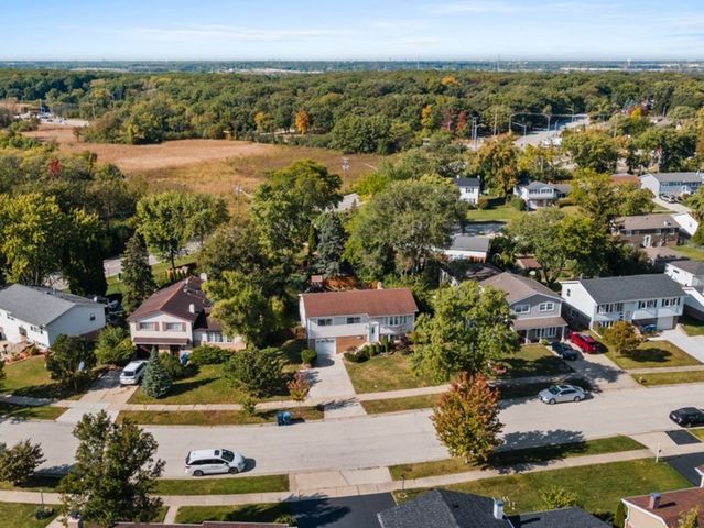 9140 Sycamore Drive, Hickory Hills, IL 60457