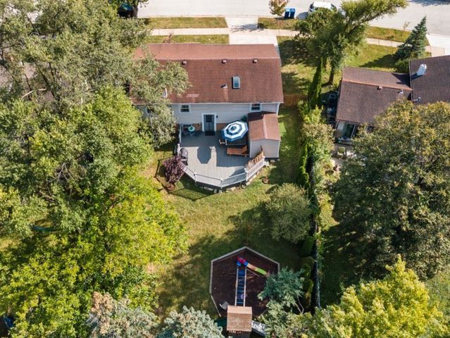 9140 Sycamore Drive, Hickory Hills, IL 60457