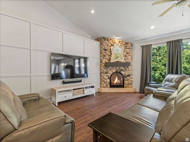 2093 E 9510 S, Sandy, UT 84092