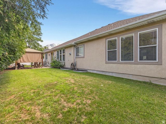 2093 E 9510 S, Sandy, UT 84092