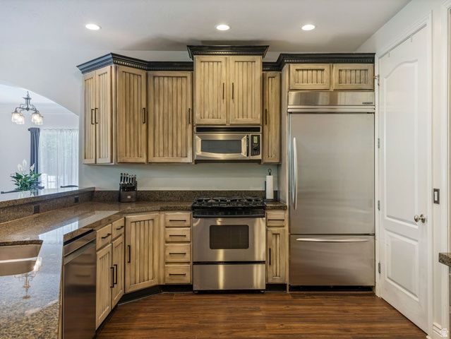2093 E 9510 S, Sandy, UT 84092