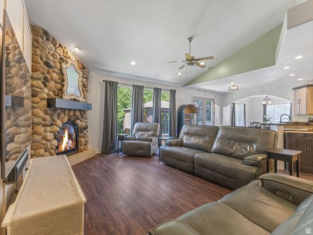 2093 E 9510 S, Sandy, UT 84092