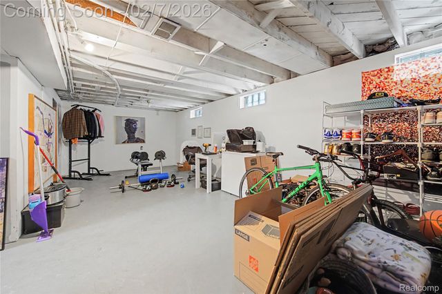 125 Tecumseh Street, Clawson, MI 48017