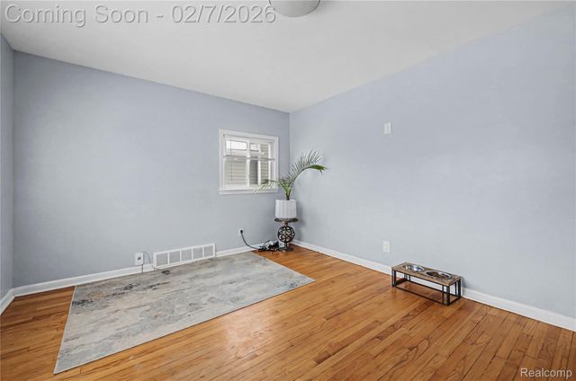 125 Tecumseh Street, Clawson, MI 48017