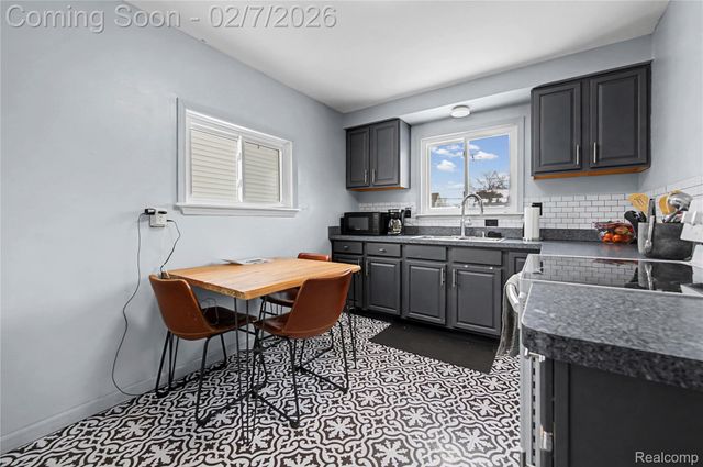 125 Tecumseh Street, Clawson, MI 48017