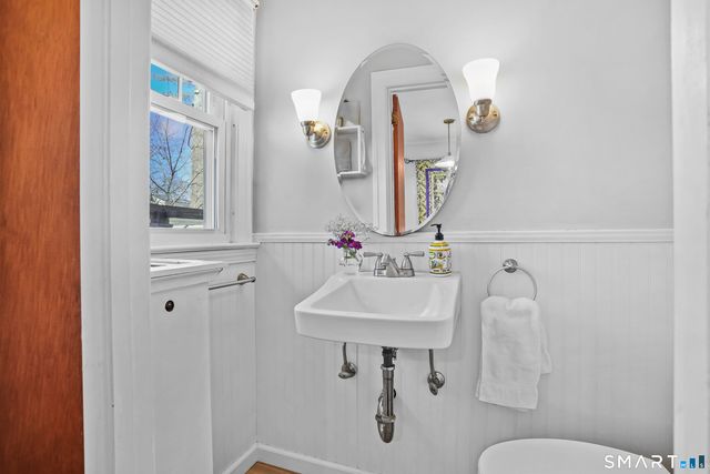 19 Westfield Road, West Hartford, CT 06119