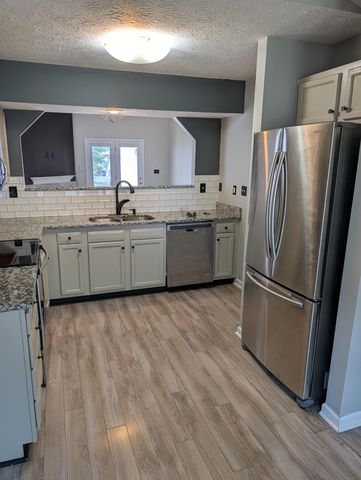 2692 Michelle Park, Lexington, KY 40511
