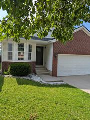 2692 Michelle Park, Lexington, KY 40511