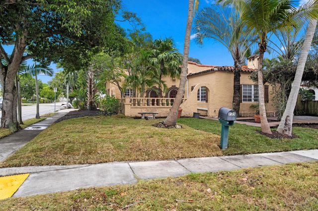 735 Colonial Road, West Palm Beach, FL 33405