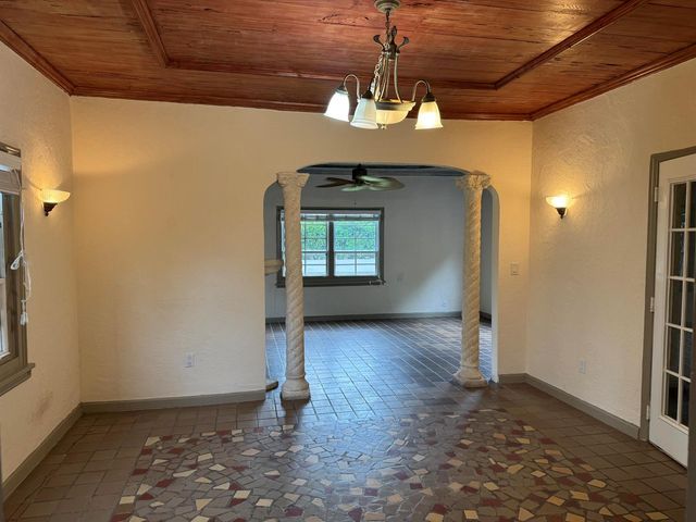 735 Colonial Road, West Palm Beach, FL 33405
