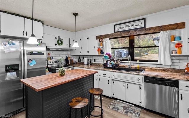 1236 Pepperidge Road, Asheboro, NC 27205