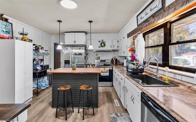 1236 Pepperidge Road, Asheboro, NC 27205