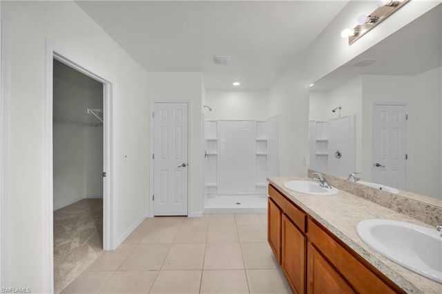 3477 Acapulco CIR, Cape Coral, FL 33909