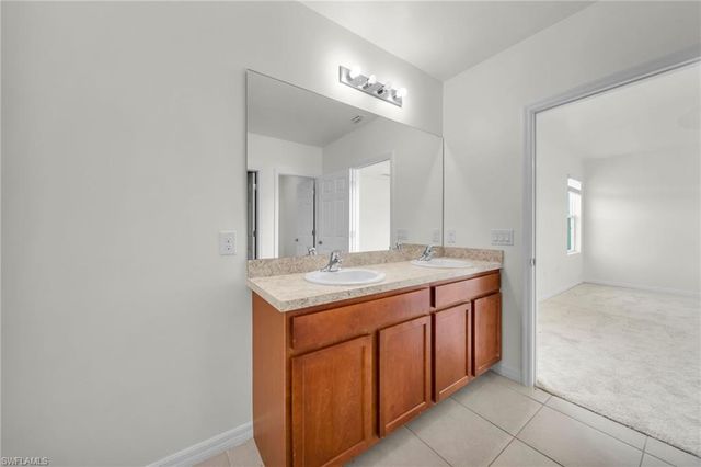3477 Acapulco CIR, Cape Coral, FL 33909
