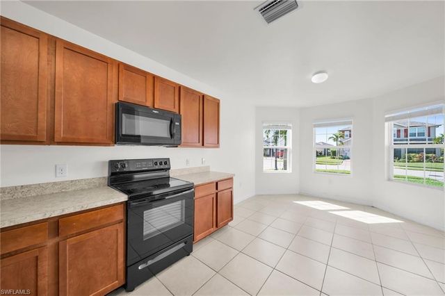 3477 Acapulco CIR, Cape Coral, FL 33909