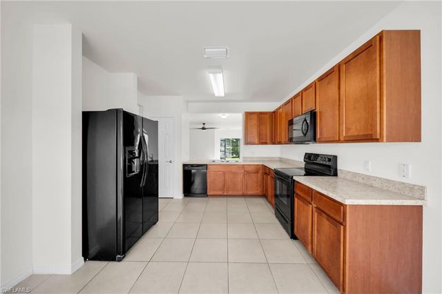 3477 Acapulco CIR, Cape Coral, FL 33909