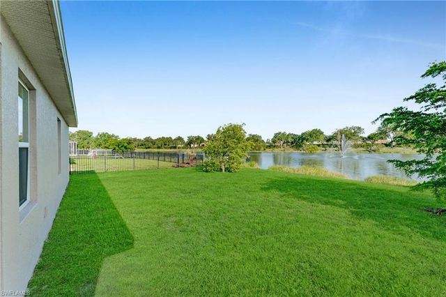 3477 Acapulco CIR, Cape Coral, FL 33909