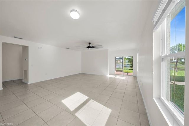 3477 Acapulco CIR, Cape Coral, FL 33909