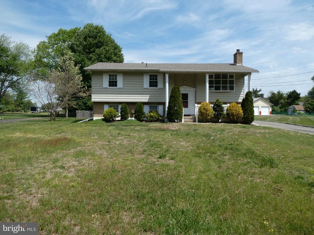 195 BEEBETOWN RD, Hammonton, NJ 08037