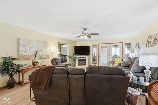 2039 Flamingo Way, Franklin, IN 46131