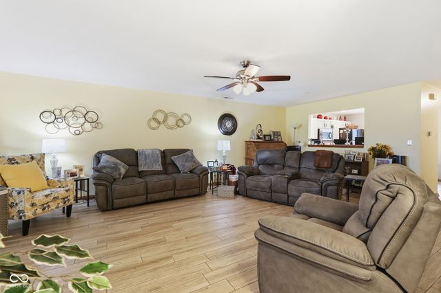 2039 Flamingo Way, Franklin, IN 46131