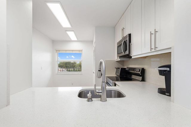 6650 S Oriole Boulevard 4080, Delray Beach, FL 33446