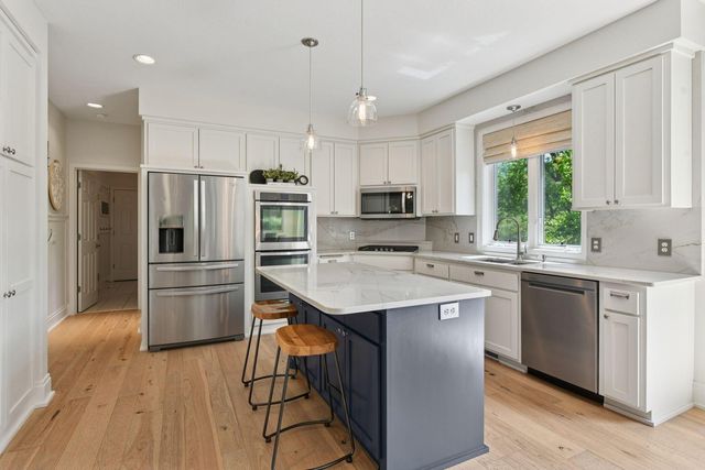 9375 Cold Stream Lane, Eden Prairie, MN 55347
