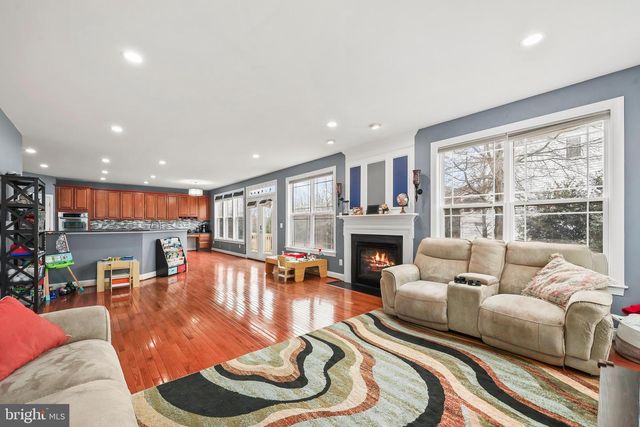 8717 FLOWERING DOGWOOD LN, Lorton, VA 22079