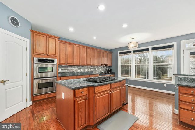 8717 FLOWERING DOGWOOD LN, Lorton, VA 22079
