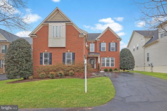 8717 FLOWERING DOGWOOD LN, Lorton, VA 22079