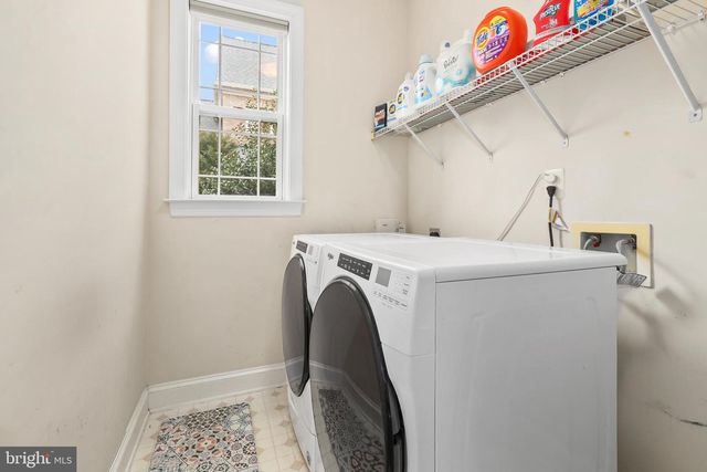 8717 FLOWERING DOGWOOD LN, Lorton, VA 22079