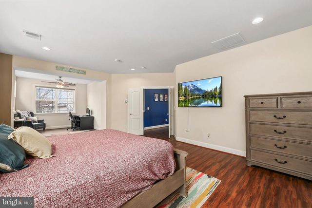 8717 FLOWERING DOGWOOD LN, Lorton, VA 22079